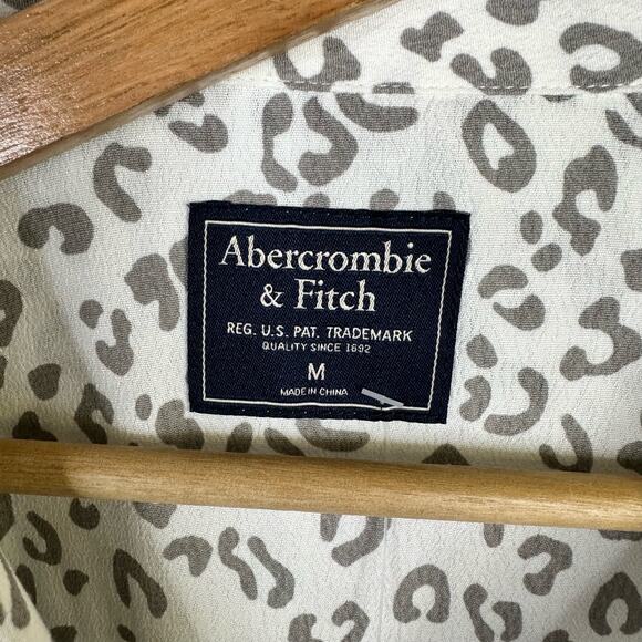 Abercrombie & Fitch Womens size Medium Leopard Cheetah Print Cropped Blouse NEW - Picture 8 of 12